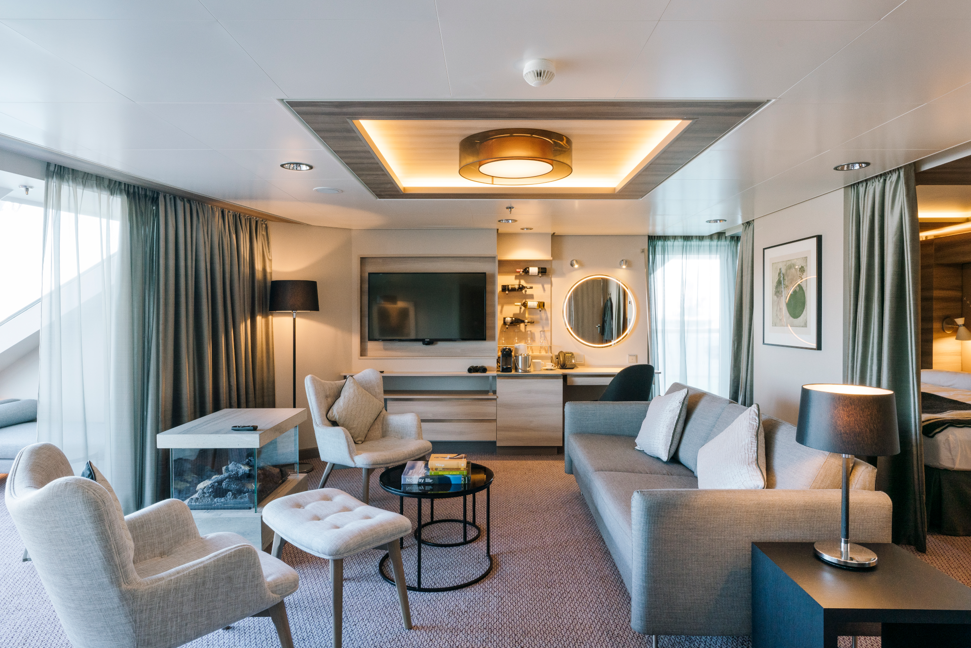 MyCruise Hurtigruten MS-Roald-Amundsen Kahytter Suite MA2